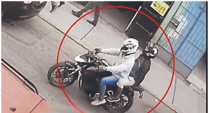 Dos en moto siguen matando