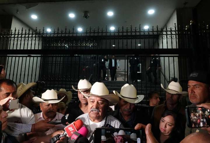 Concluye sin acuerdos segunda reunión de transportistas y campesinos con Gobernación