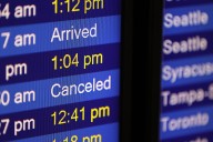 US airlines cancel more than 2,500 weekend flights largely due to government shutdown