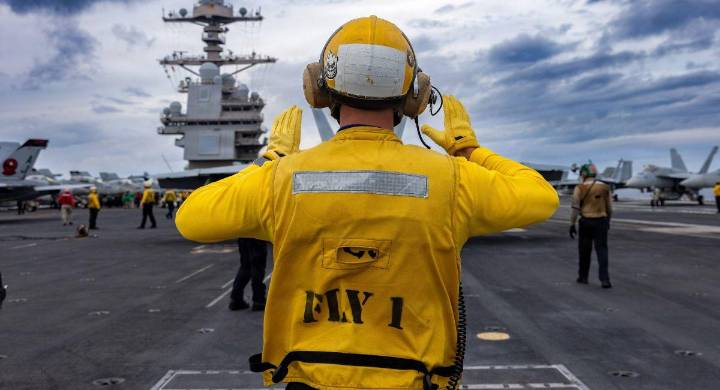 Estados Unidos mueve su pieza más pesada hacia el vecindario de Maduro