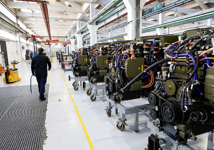 El respaldo de Sánchez refuerza a Sapa en plena reconfiguración de la Defensa en España