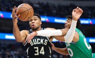 Deadspin | Bucks rule out star Giannis Antetokounmpo (knee) vs. Hornets