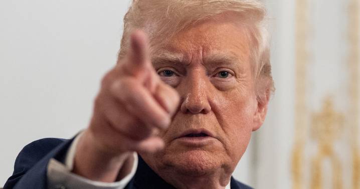 Trump termina acción de gracias ‘enojado’: Pone ‘pausa permanente’ a migración desde países pobres