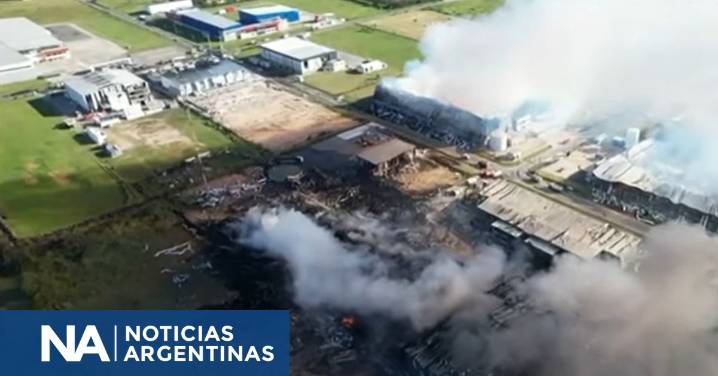 Diez industrias afectadas por el incendio en Ezeiza: “No hay heridos internados y el fuego está controlado”