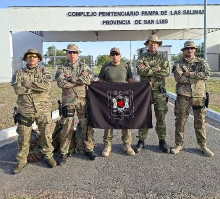 Fuerzas Especiales de Santa Cruz obtienen el primer lugar en el Congreso Nacional “Cóndor Negro”