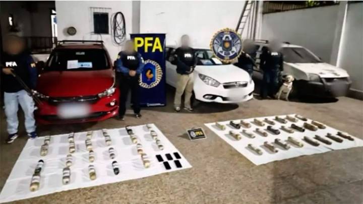 Secuestraron en Jujuy 48 kilos de cocaína ocultos en tanques de nafta en autos que salieron desde Salta
