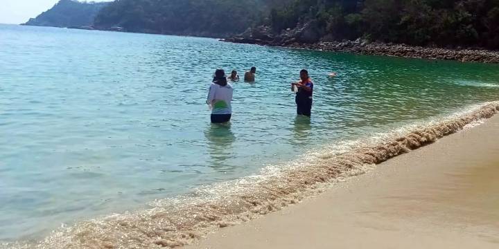 ¿Te vas a la playa limpia? Revisan calidad de agua previo a vacaciones