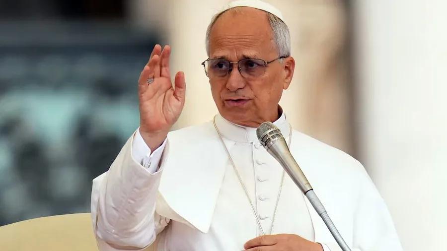 Papa León califica de «extremadamente irrespetuoso» el trato a migrantes en Ee.Uu