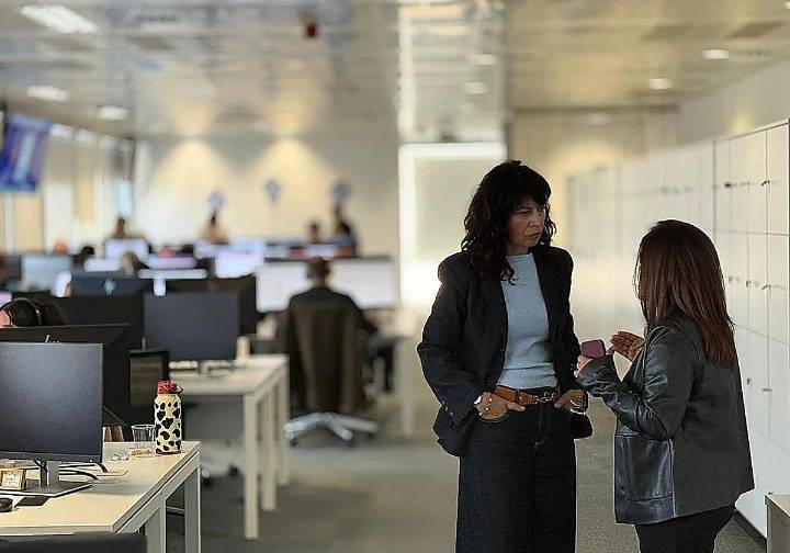 La Ertzaintza comunica al Gobierno central un nuevo fallo en las pulseras que controlan a los maltratadores