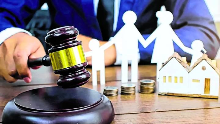 Se les prendió el foquito: no pagaba la cuota alimentaria y ordenaron que se la cobren con la factura de luz