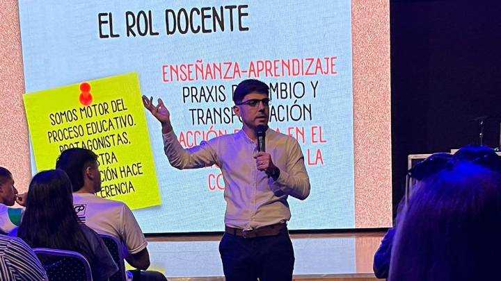 Presentan “Revolución Docente”, un libro que invita a transformar la educación
