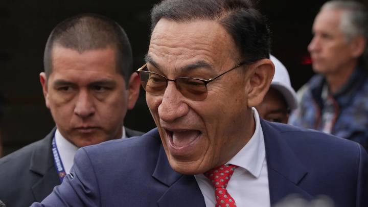 El exmandatario de Perú Martín Vizcarra llega a la 'cárcel de los presidentes' donde están Toledo, Humala y Castillo