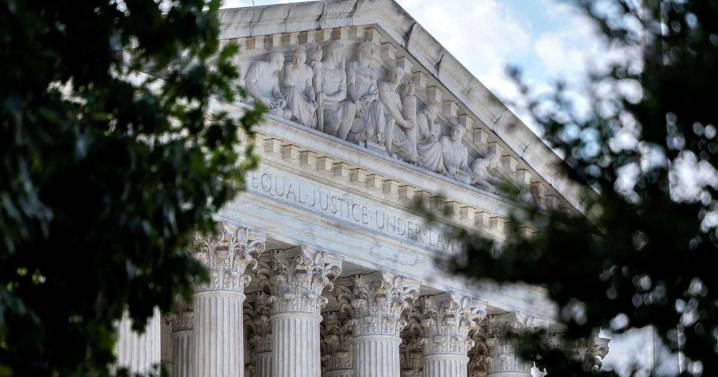 Business groups ask Supreme Court to pause California climate reporting laws in emergency appeal