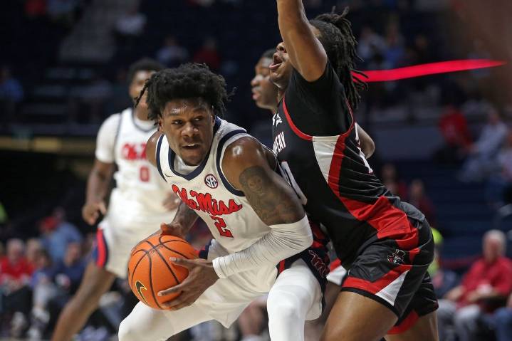 Deadspin | Ole Miss pushes past pesky Austin Peay in second half