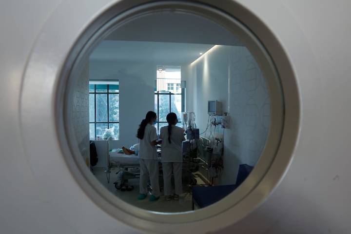 La mitad de las enfermeras sufre acoso sexual en su trabajo: “Un superior intentó besarme. No volví a hacer guardias para no verlo”