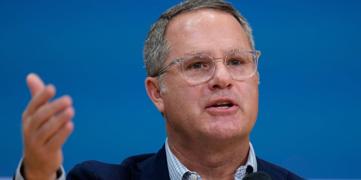 Walmart CEO to step down in January
