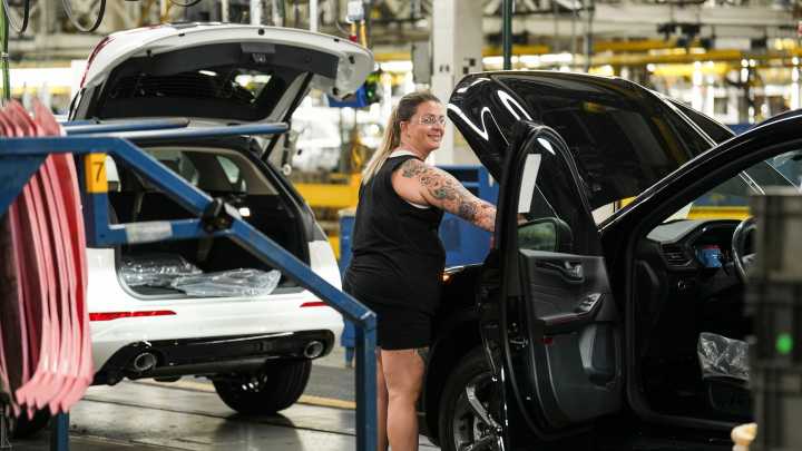 Ford halts Louisville Assembly Plant production after UPS plane crash