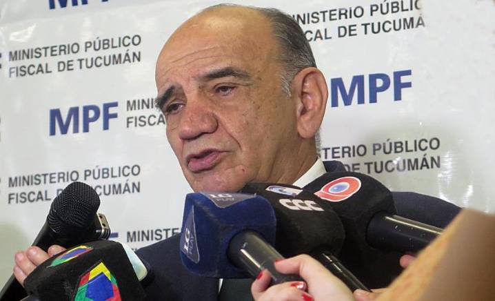 Grave censura: por pedido del ministro fiscal, imponen bozal legal a medios de comunicación