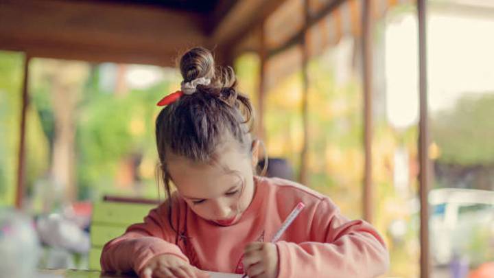 Si tu hijo hace esto entre los 0 y los 2 años podría tener altas capacidades: señales que alertan a los expertos