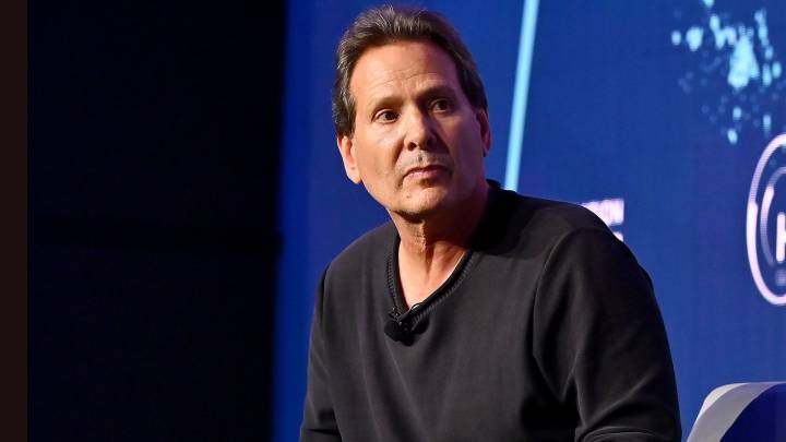 Verizon Cuts 13,000 Jobs, Sets Up $20 Million Reskilling Fund for AI