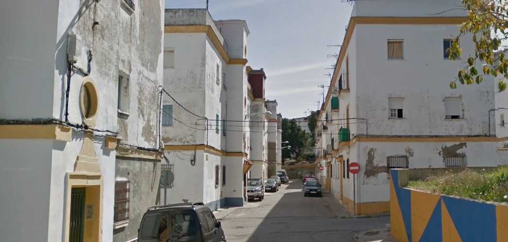 Una mujer y tres menores intoxicados por una fuga de gas en su vivienda en Algeciras