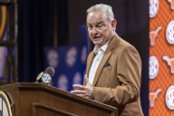 Deadspin | Women's Top 25 roundup: No. 4 Texas eases past No. 24 Richmond