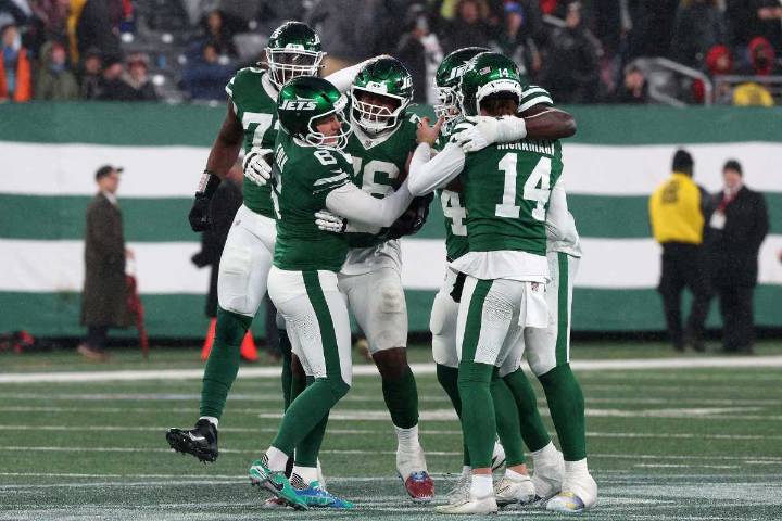 Folk’s 56-yarder lifts Jets to 27-24 win over Falcons