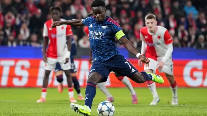 Arsenal gana y golea en Chequia al Slavia Praga