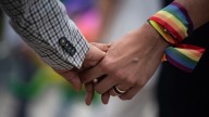 Autoridades de China Ordenan Eliminar Aplicaciones de Citas de Homosexuales
