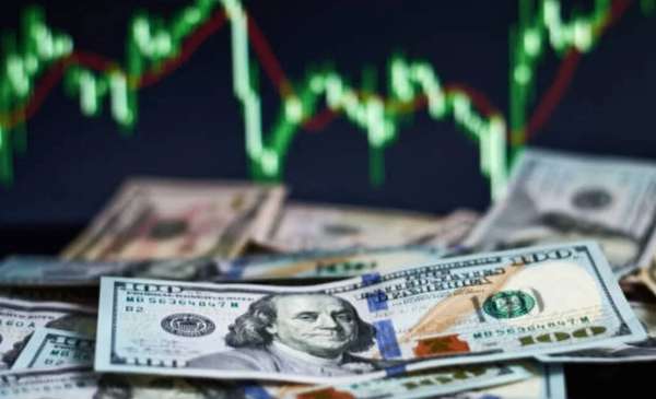 A cuánto cotizan el dólar oficial y el blue este martes