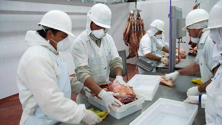 Escasa oferta y demanda sostenida: el combo que recalienta el precio de la carne hacia fin de año
