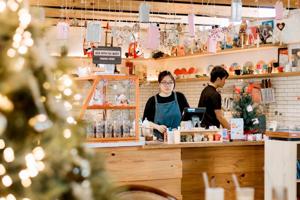 Nearly half of holiday gifts come from small businesses