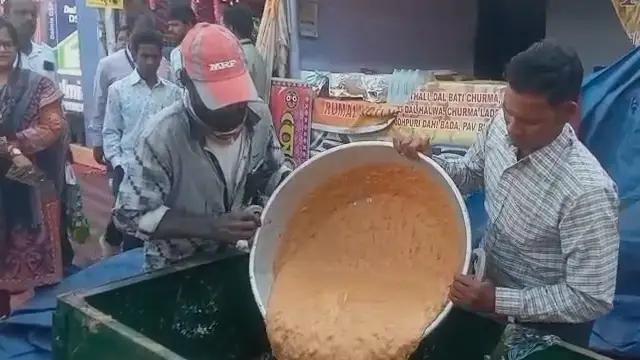 Stale Food Destroyed, Fines Imposed During CMC Raid At Cuttack Bali Jatra