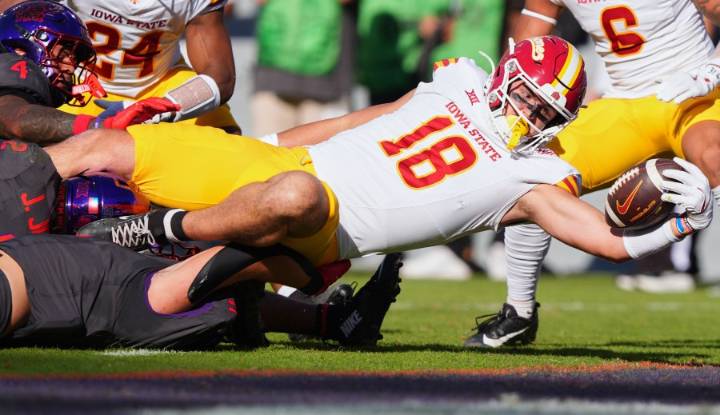 Iowa State TE Brahmer gets in end zone a week after collapsing on field