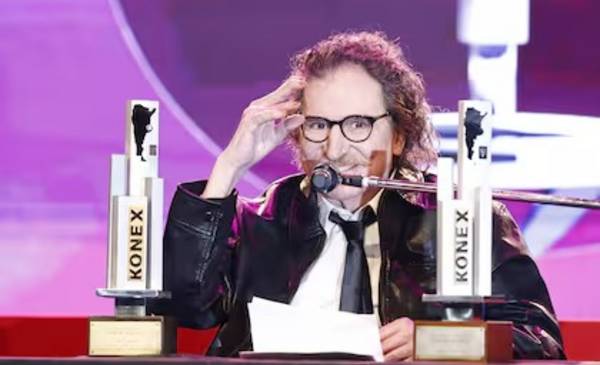 El brillo de Charly García: recibió un importante premio por su inmenso aporte a la música popular argentina