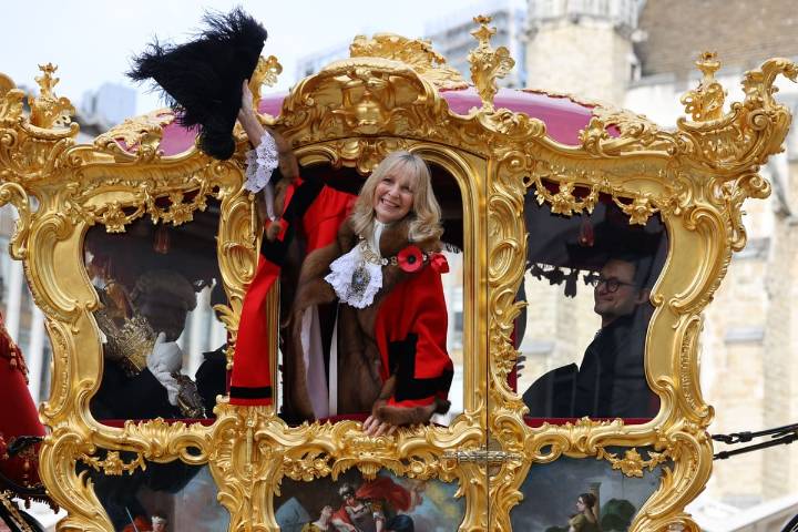 London lights up for first ever Lady Mayor's Show