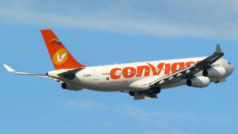 Trump anuncia cierre del espacio aéreo ‘sobre y alrededor’ de Venezuela en medio de maniobras militares