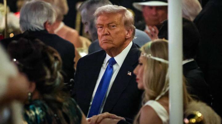 Trump shifts tone in Asia week, pledges support to allies after tariff threats