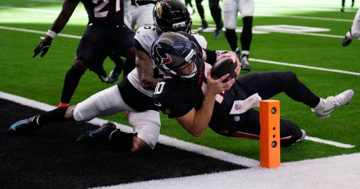 Backup QB Davis Mills and Texans overcome 19-point, fourth-quarter deficit to stun Jaguars 36