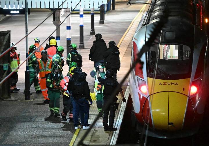 Una decena de heridos tras un apuñalamiento múltiple en un tren al norte de Londres