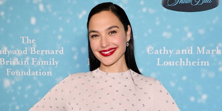 Gal Gadot Says She Would ‘Love’ to Reprise Her Role From a Recent Film | Disney, Gal Gadot, snow white