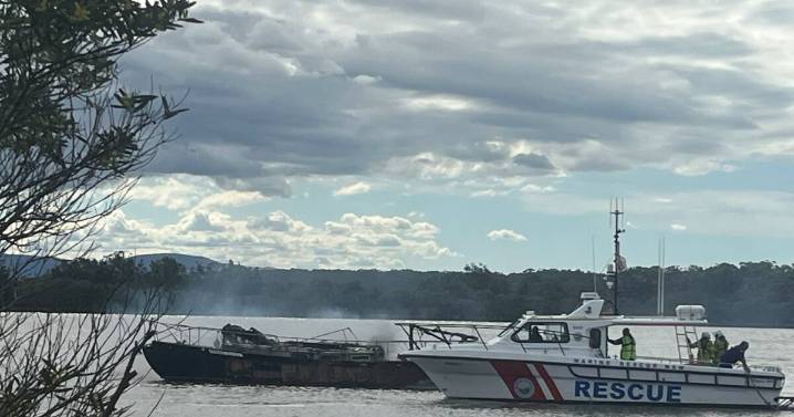 Courage on the Crookhaven: Marine Rescue honoured for dramatic river rescue