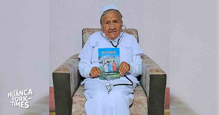 A los 89 años, técnica de enfermería publica libro con anécdotas inéditas del hospital de Huancayo