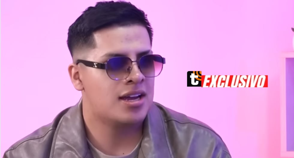 Chechito habla sobre su padre: “Solo me abrazaba por mi cumpleaños, Navidad y Año Nuevo” En el pódcast ‘Café con la Chevez’, el cumbiambero contó cómo era la relación con su progenitor. Según él, ha c