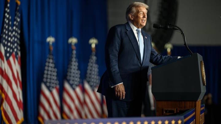 Trump tacha de "difamación" un artículo de "los lunáticos de la izquierda radical del New York Times" sobre su falta de energía