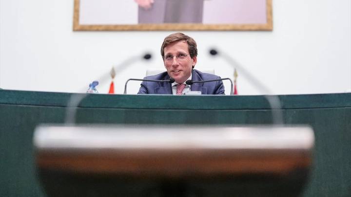 ¿Cuánto cobran los alcaldes de Madrid? Estos son los 10 ediles con los sueldos más altos de la región... y ninguno baja de 76.000 euros