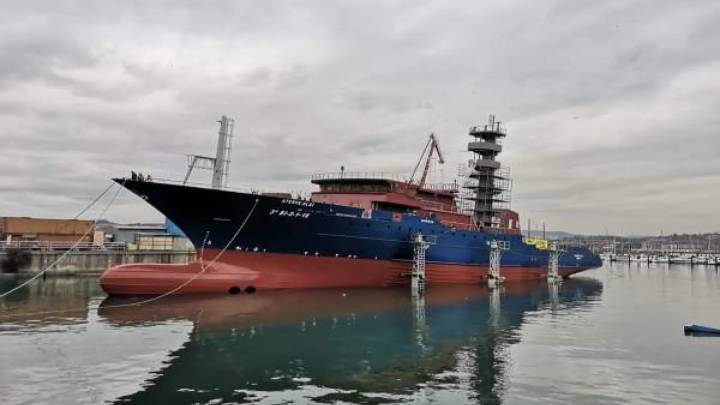 Un atunero vasco repele a tiros un intento de asalto pirata en aguas del océano Índico