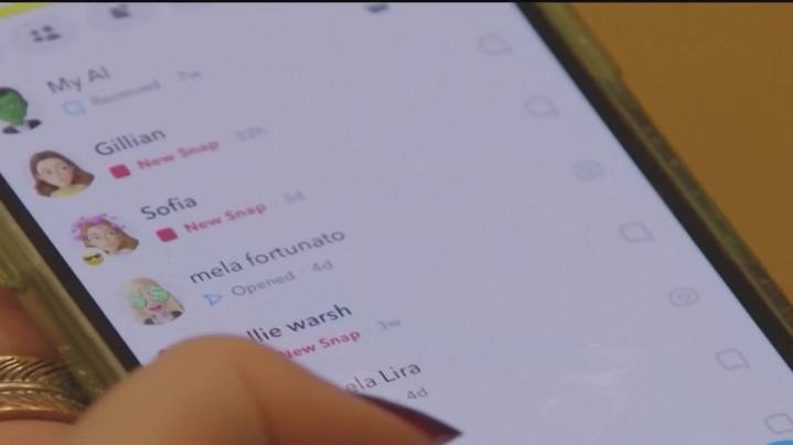 Decatur Schools to discuss ban of student phones, devices in K