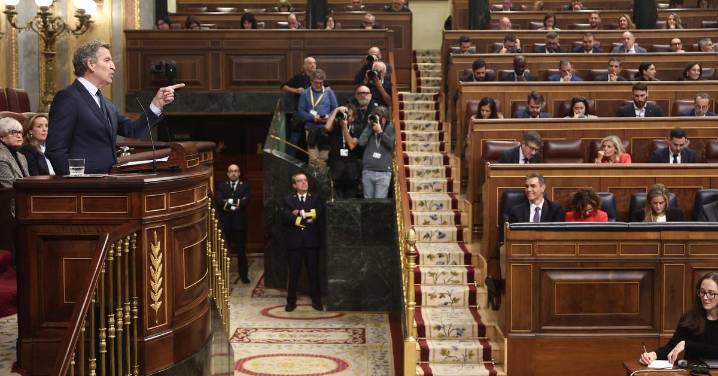 Feijóo emplaza a Sánchez a convocar elecciones y este lo tacha de "grave contradicción" respecto a la C. Valenciana