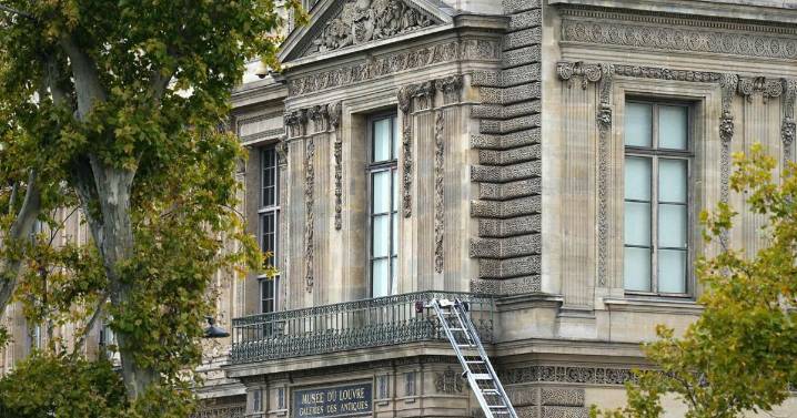 Four more suspects detained over Louvre jewel heist